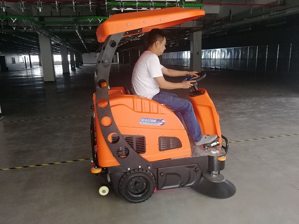 童话森林家具厂采集工厂扫地机、洗地机